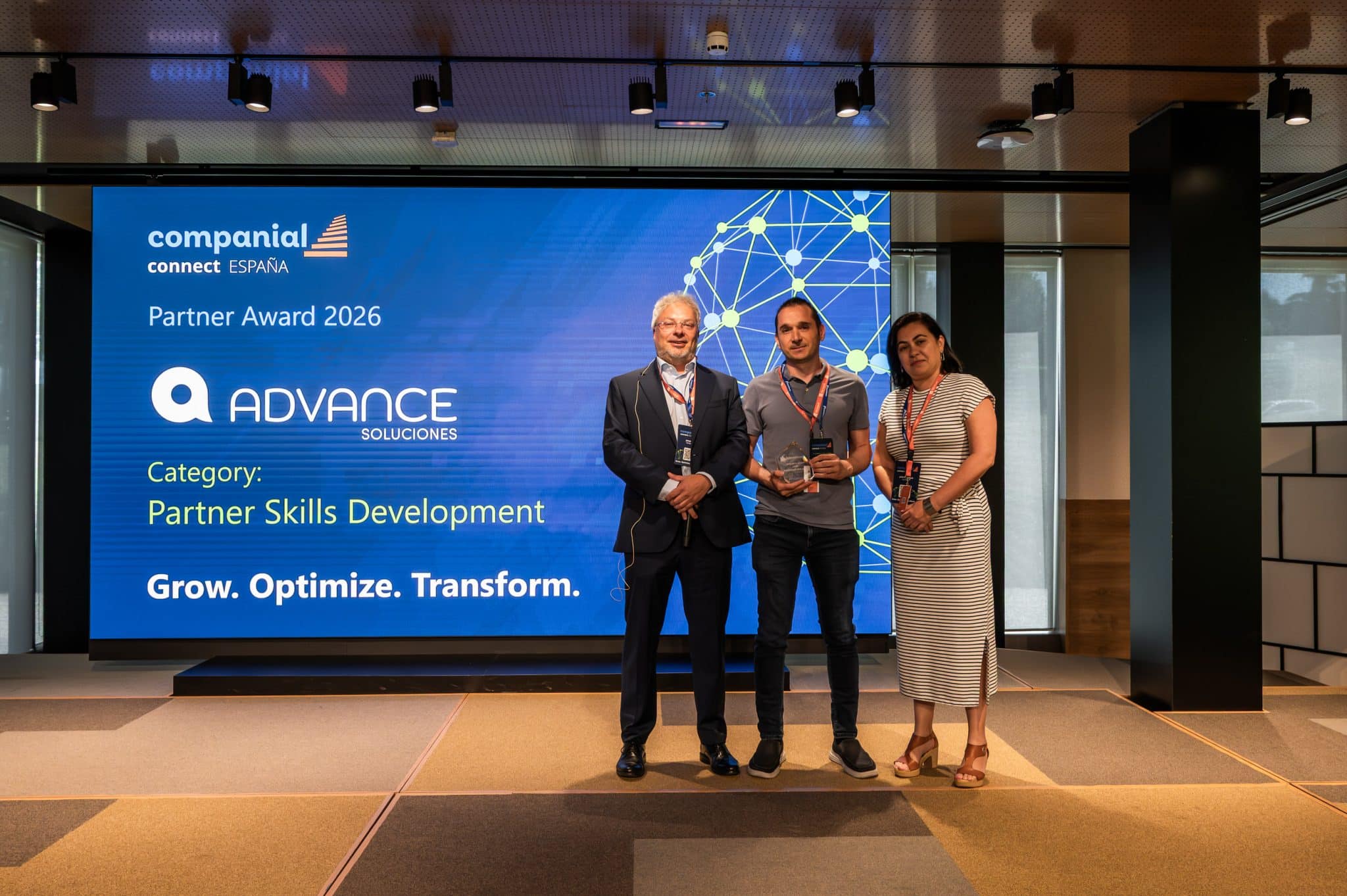 premio partner del ano companial individual scaled Advance Soluciones recibe el premio Partner Skills Development en Companial Connect España 2026